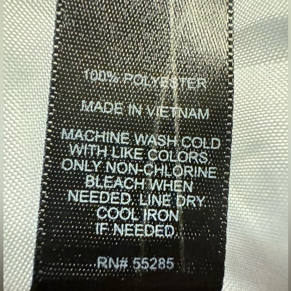 Express Satiny Finish Cuffed Shorts size 2 - Picture 5 of 5